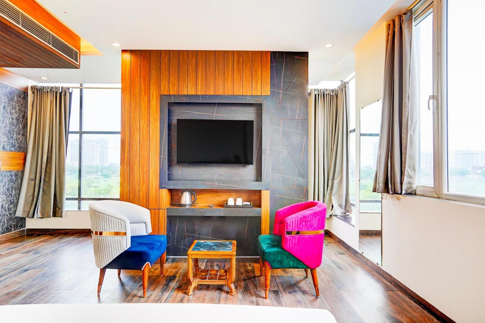 The Frist Collection Hotel Ню Делхи Екстериор снимка