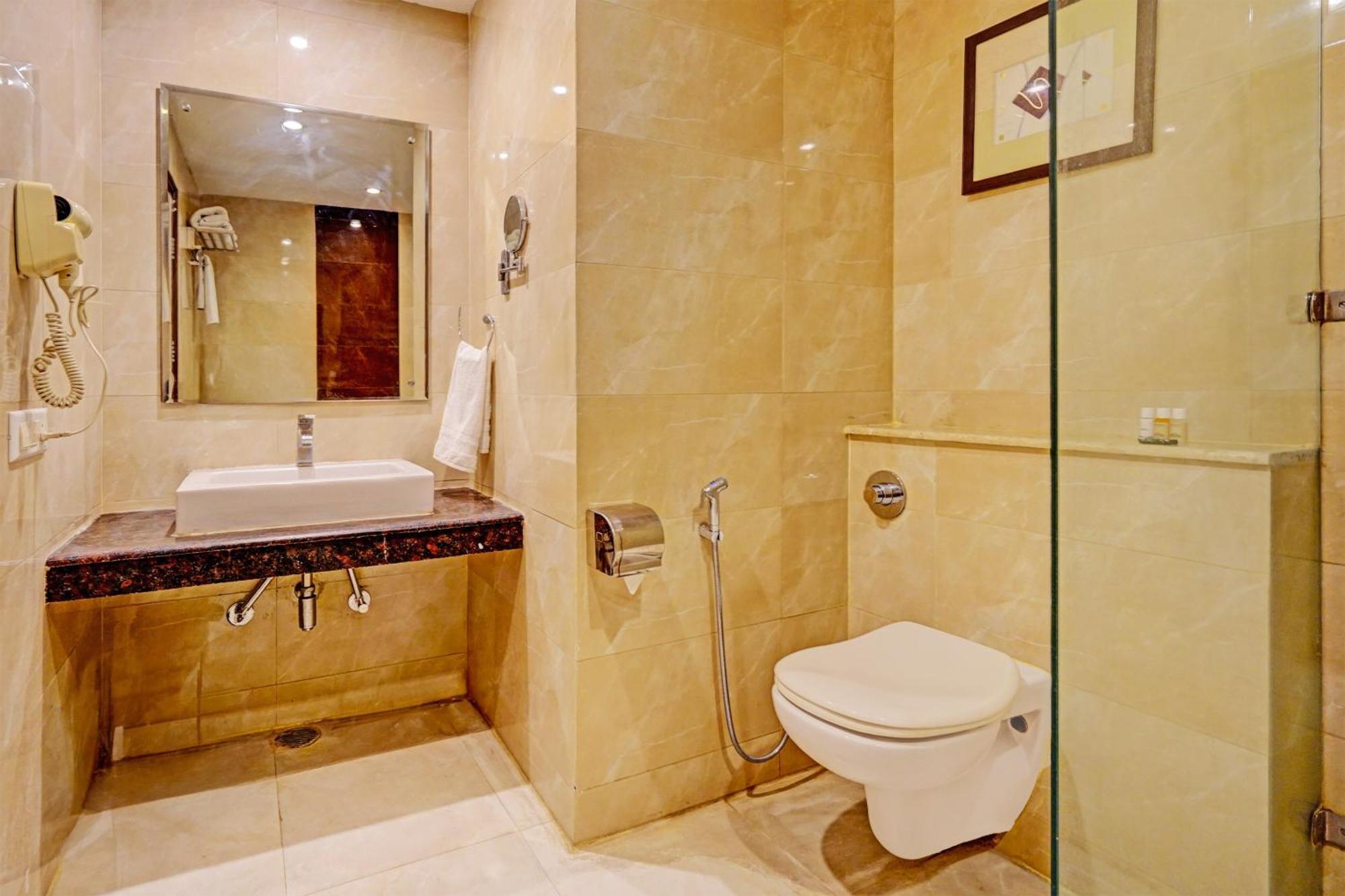 The Frist Collection Hotel Ню Делхи Екстериор снимка